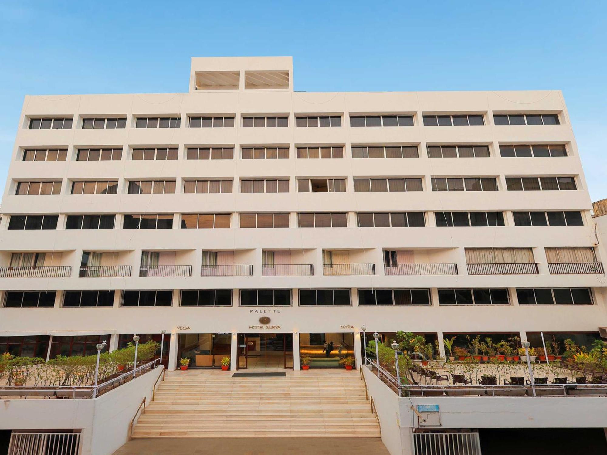 Palette Hotel Surya Vadodara Eksteriør billede