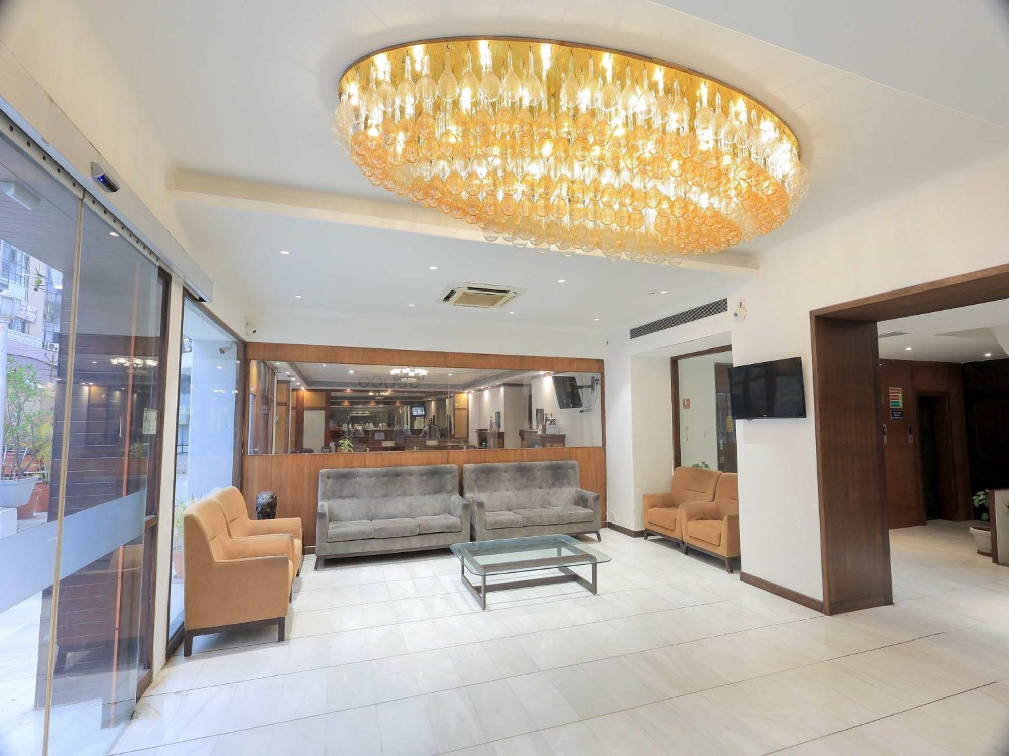 Palette Hotel Surya Vadodara Eksteriør billede